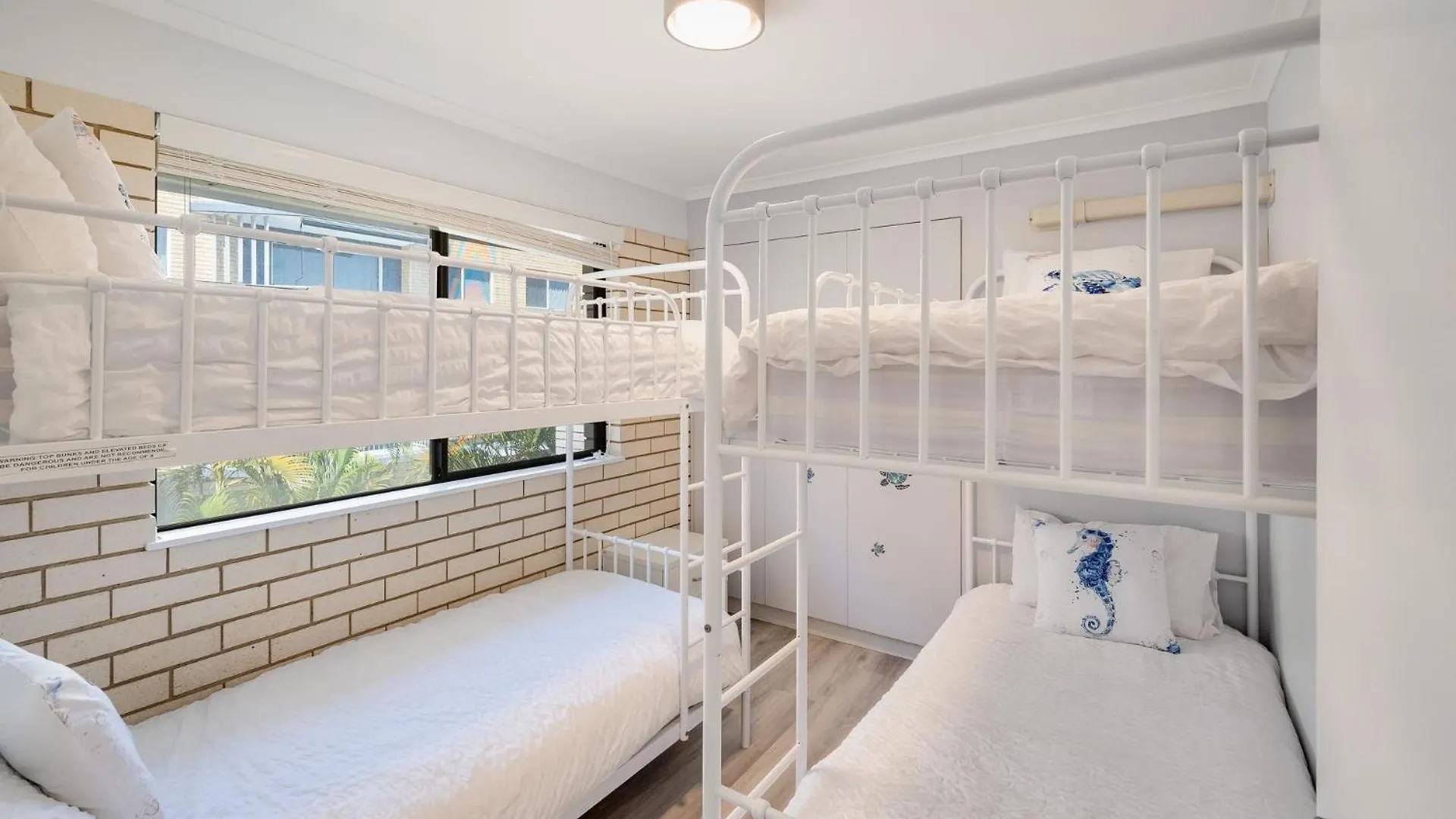 Beachside Courts Unit 11 Kings Beach Qld Caloundra